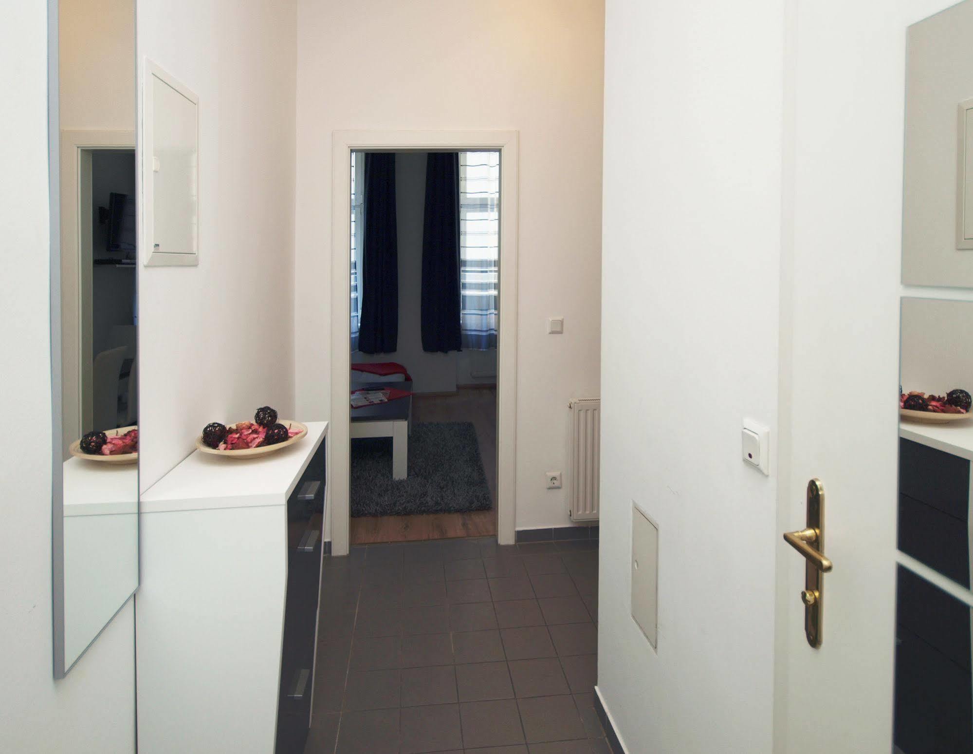 Checkvienna - Ruedengasse Apartamento Exterior foto